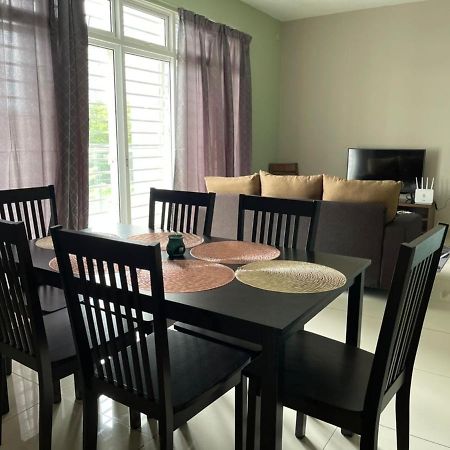 La 1 Homestay Putrajaya Dwiputra ภายนอก รูปภาพ